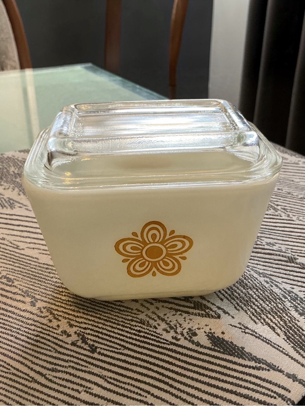 Vintage Pyrex Butterfly Gold Refrigerator Dish 501-B